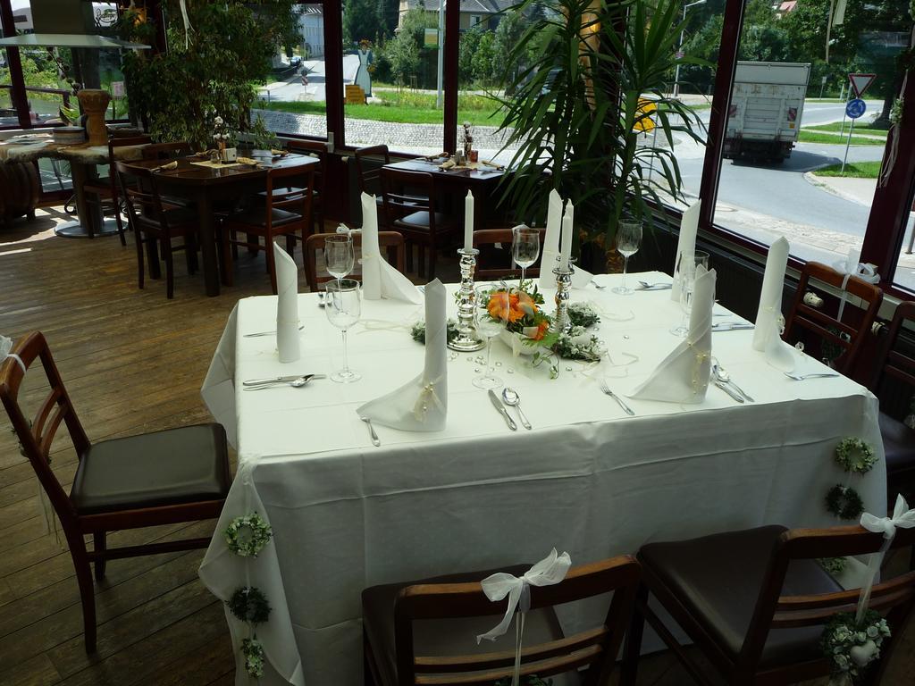 Hotel Brueckenschaenke เซบนิทซ์ ภายนอก รูปภาพ